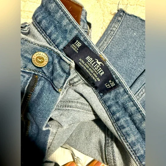 Ultra High-Rise Mom jeans - Picture 4 of 8